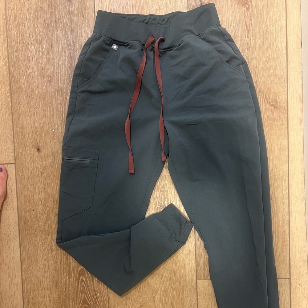 Figs Zamora high waisted jogger scrub pants